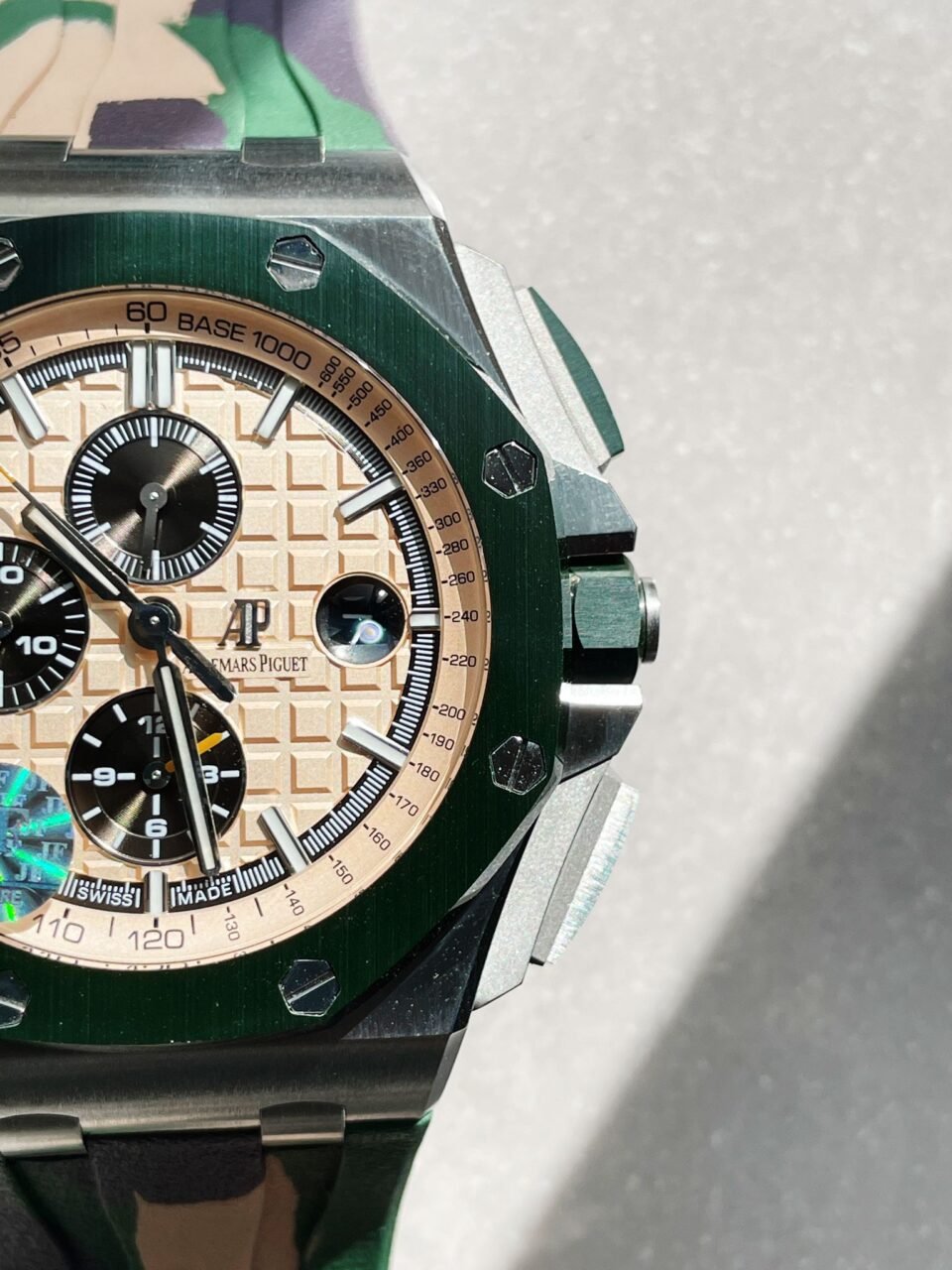Royal Oak Offshore Chronograph "CAMO" 26400SO Beige colored textured dial Camouflage rubber strap - Image 9