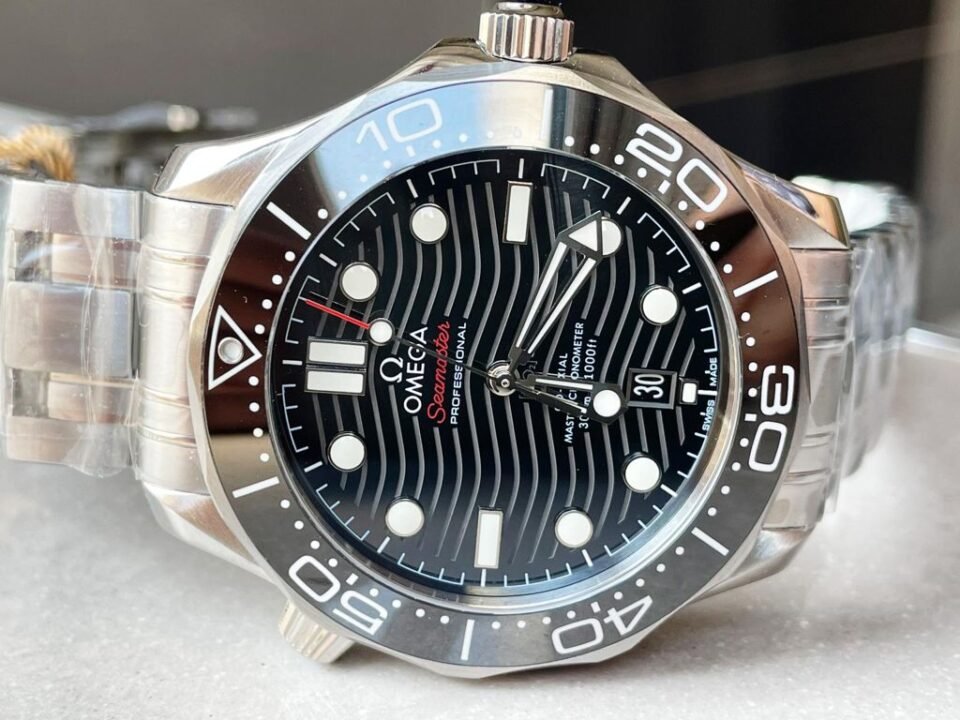 2018 Seamaster Diver 300M SS VSF 1:1 Best Edition Bezel BLACK Dial on SS Bracelet A2824 decorated to CAL.8800 - Image 7