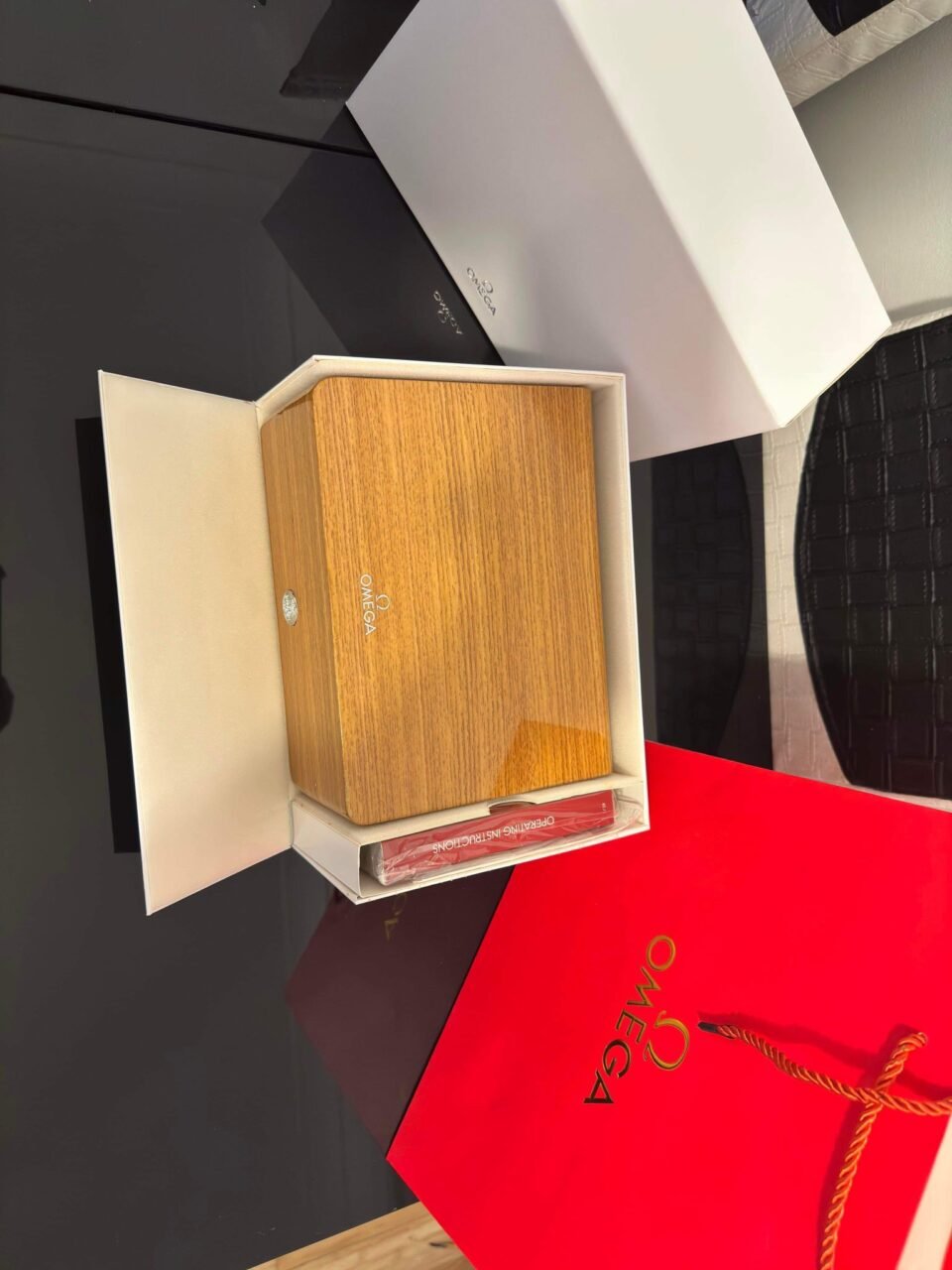 Omega wooden box - Image 2
