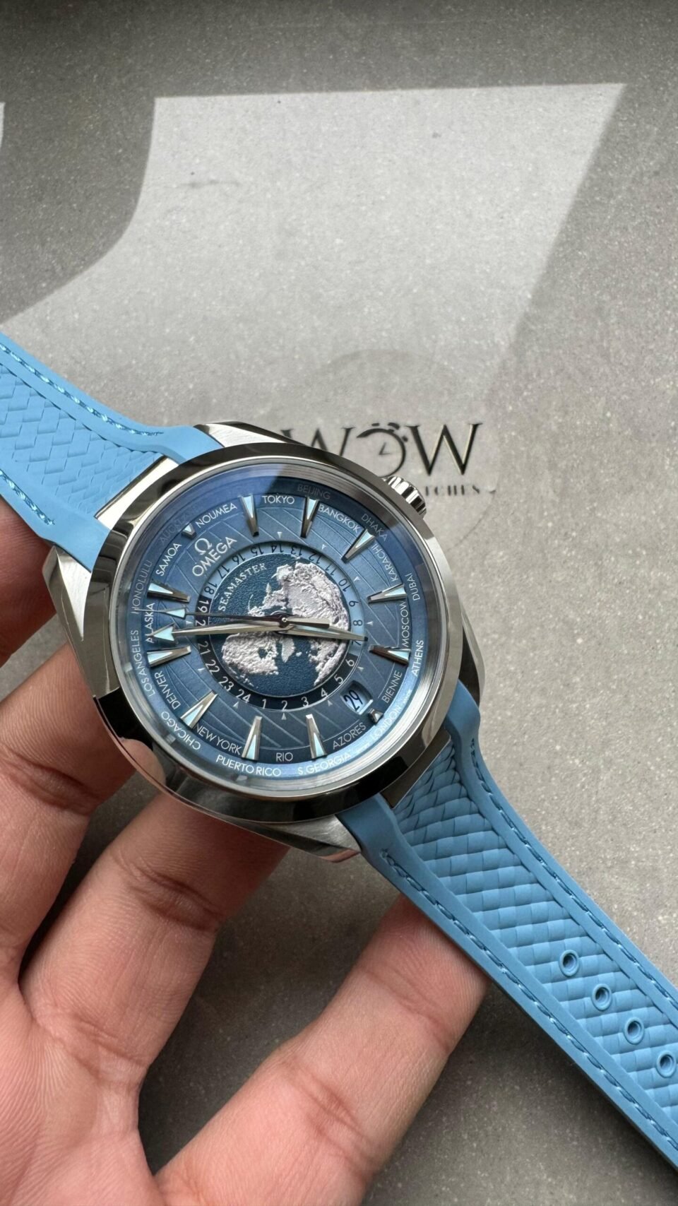 Aqua Terra GMT Worldtimer 43mm VSF 1:1 Best Edition Summer Blue Dial on Blue Rubber Strap A8938 - Image 2