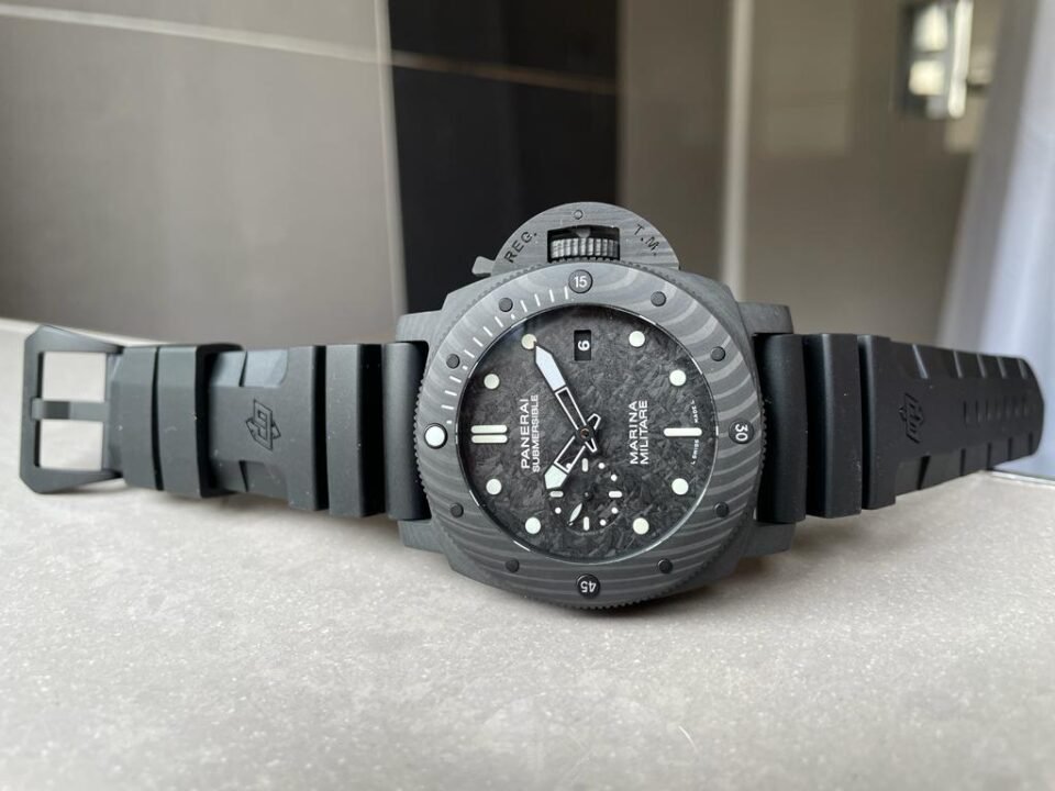 PAM 979 Carbotech VSF Best Edition Carbon Dial on Rubber Strap P.9010 - Image 8