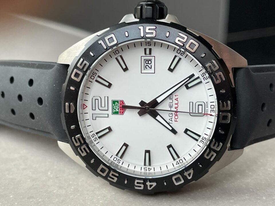 TAG HEUER FORMULA 1  White dial Rubber Strap Swiss Rhonda quart - Image 5