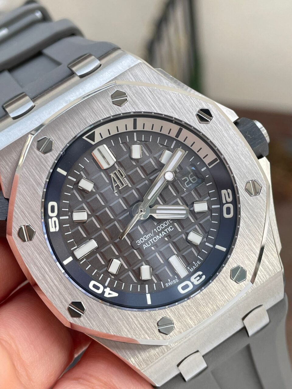 Royal Oak Offshore Diver 15720 IPF 1:1 Best Edition Gray Dial on Gray Rubber Strap A4308 - Image 2