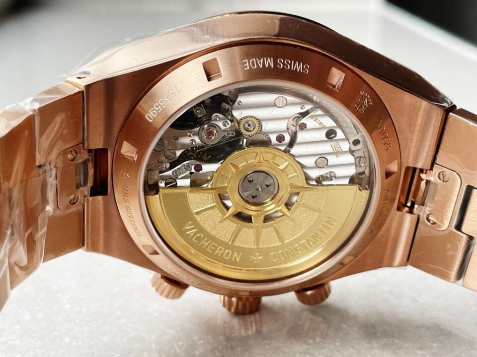 Overseas chronograph Rose gold Strap Rose Gold bezel on White dial - Image 9