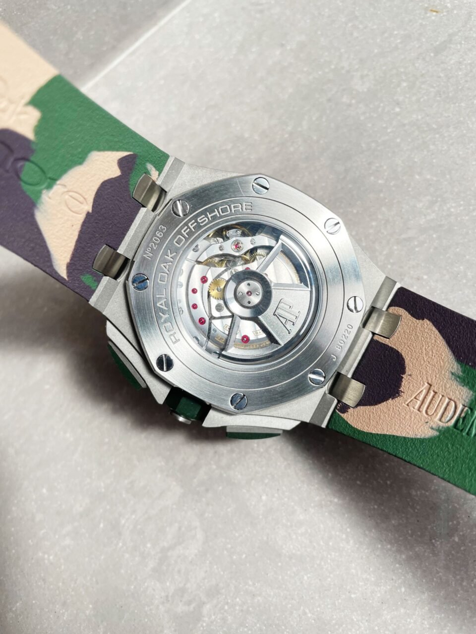 Royal Oak Offshore Chronograph "CAMO" 26400SO Beige colored textured dial Camouflage rubber strap - Image 14