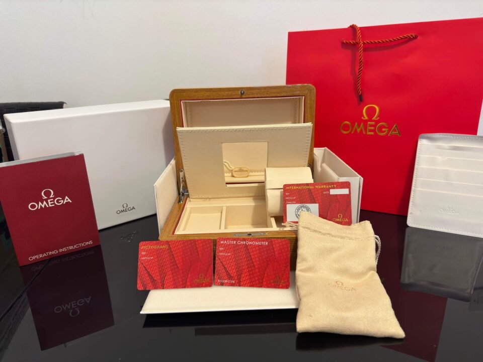 Omega wooden box - Image 4