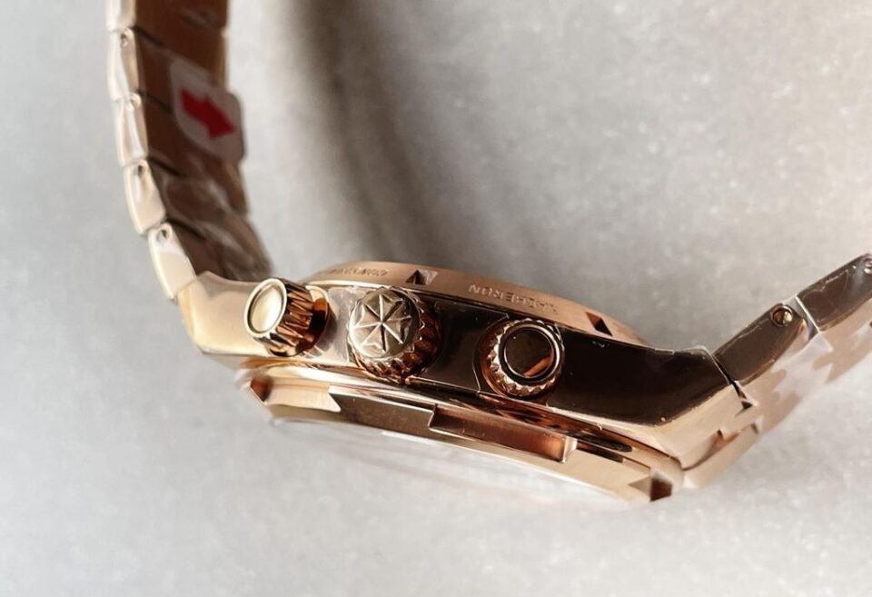Overseas chronograph Rose gold Strap Rose Gold bezel on White dial - Image 8