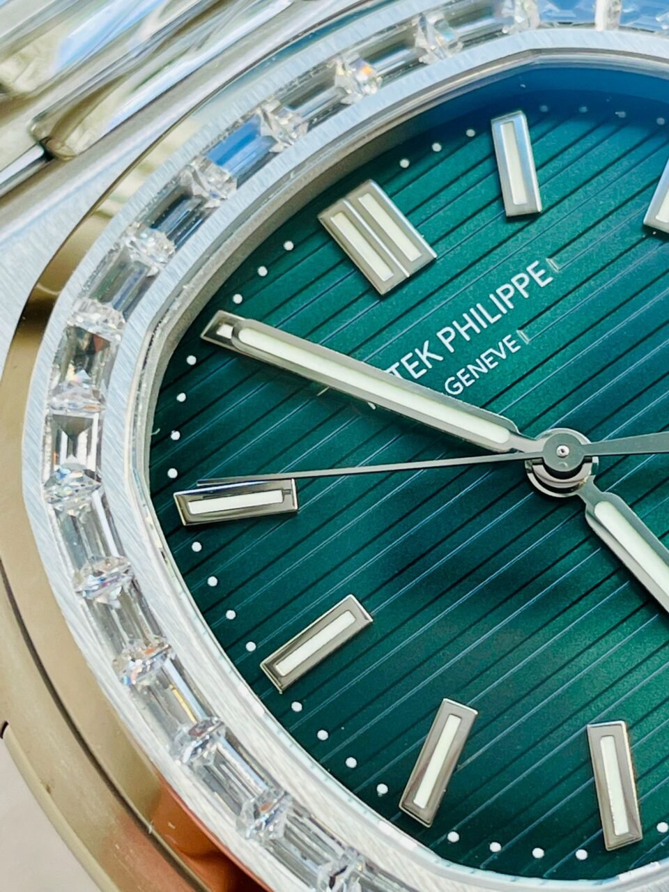 Nautilus 5711/1A PPF 1:1 Best Edition Green Textured Dial T Diamonds Bezel on SS Bracelet 324CS V4 - Image 7