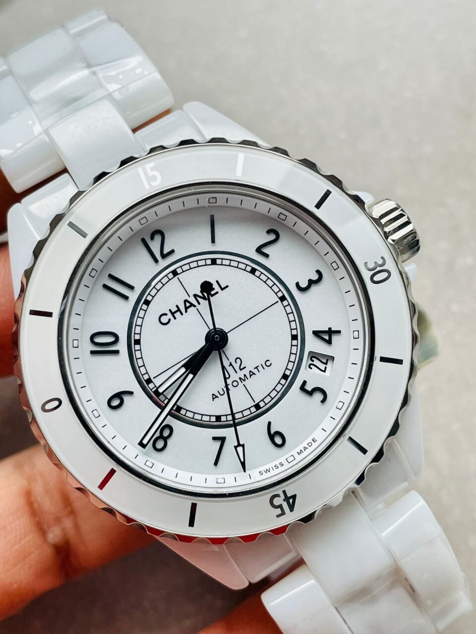 J12 38mm 1:1 Best Edition White Ceramic Dial White Strap on Holding Bracelet - Image 2