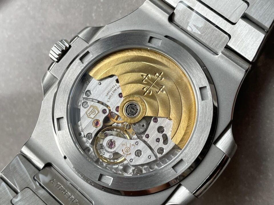 Nautilus 5711/1A PPF VF 1:1 Best Edition Green Textured Dial on SS Bracelet 324CS - Image 9