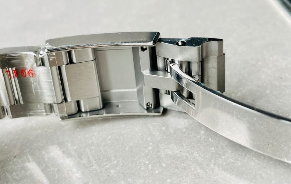 Daytona 116500 DAYTONA 1:1 Best Edition CF 904L SS Case and Bracelet White Dial Silver bezel SA4130 - Image 12