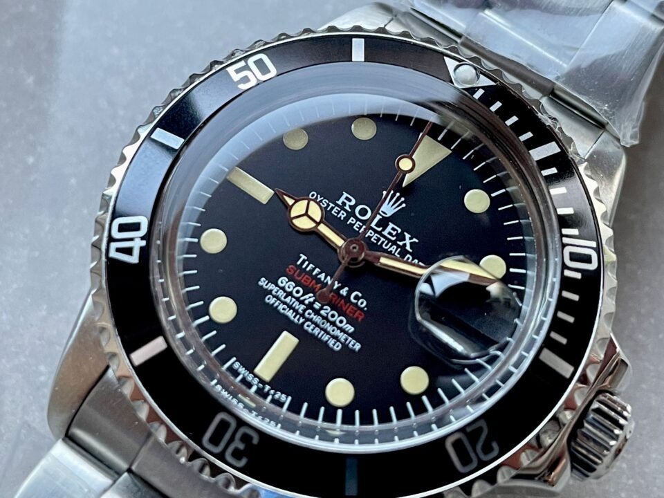 Vintage Submariner Date Tiffany & Co 16610A30B9315 Black dial with SS bracelet - Image 4
