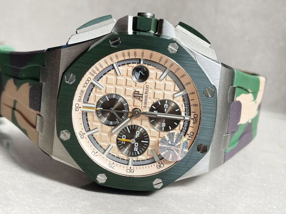 Royal Oak Offshore Chronograph "CAMO" 26400SO Beige colored textured dial Camouflage rubber strap - Image 6