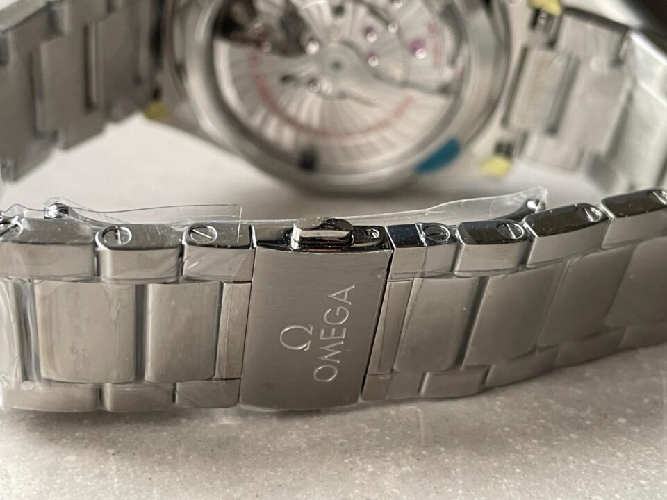 AQUA TERRA 150M MASTER CHRONOMETERS VSF 1:1 BEST EDITION BLACK DIAL SILVER SECOND HAND ON SS BRACELET A8900 - Image 9