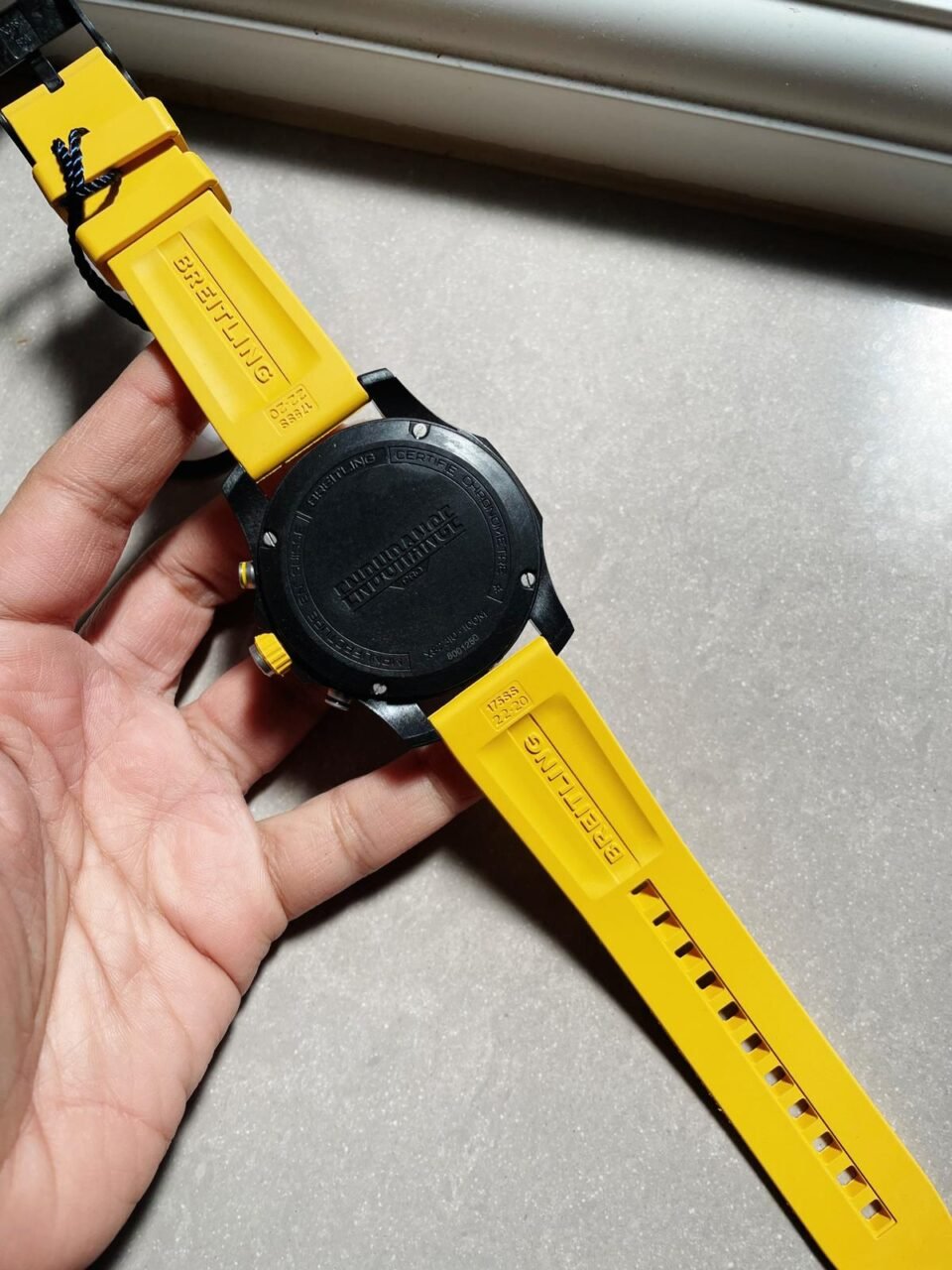 Endurance pro OGF 44mm Black dial Yellow Rubber Strap quartz movement - Image 8