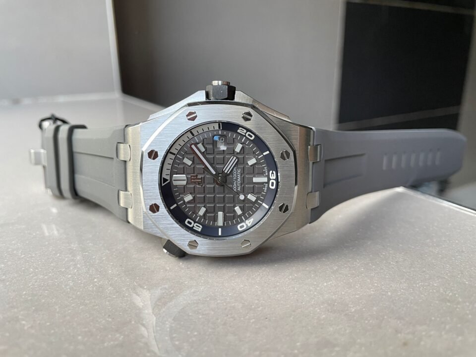 Royal Oak Offshore Diver 15720 IPF 1:1 Best Edition Gray Dial on Gray Rubber Strap A4308 - Image 8