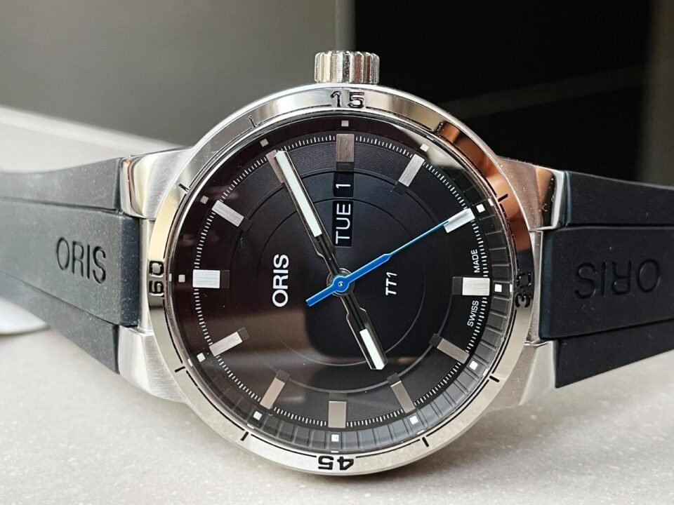 TT1 DAY DATE 42.00 MM 1:1 SS Black dial Rubber strap OG factory oris - Image 8