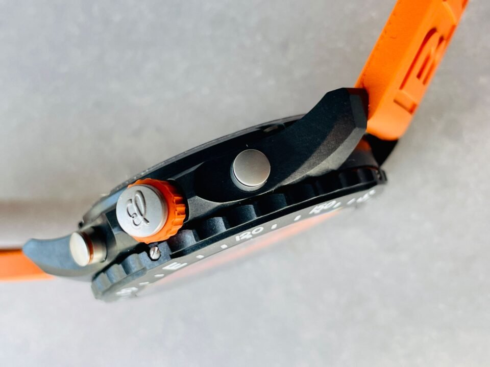 Endurance pro OGF 44mm Black dial orange Rubber Strap quartz movement - Image 9