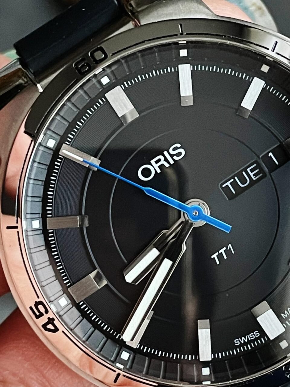 TT1 DAY DATE 42.00 MM 1:1 SS Black dial Rubber strap OG factory oris - Image 6