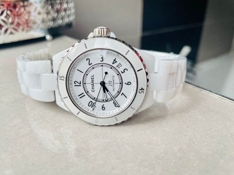 J12 38mm 1:1 Best Edition White Ceramic Dial White Strap on Holding Bracelet - Image 5
