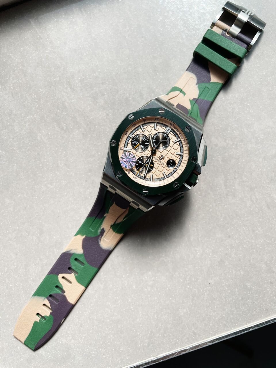 Royal Oak Offshore Chronograph "CAMO" 26400SO Beige colored textured dial Camouflage rubber strap - Image 10