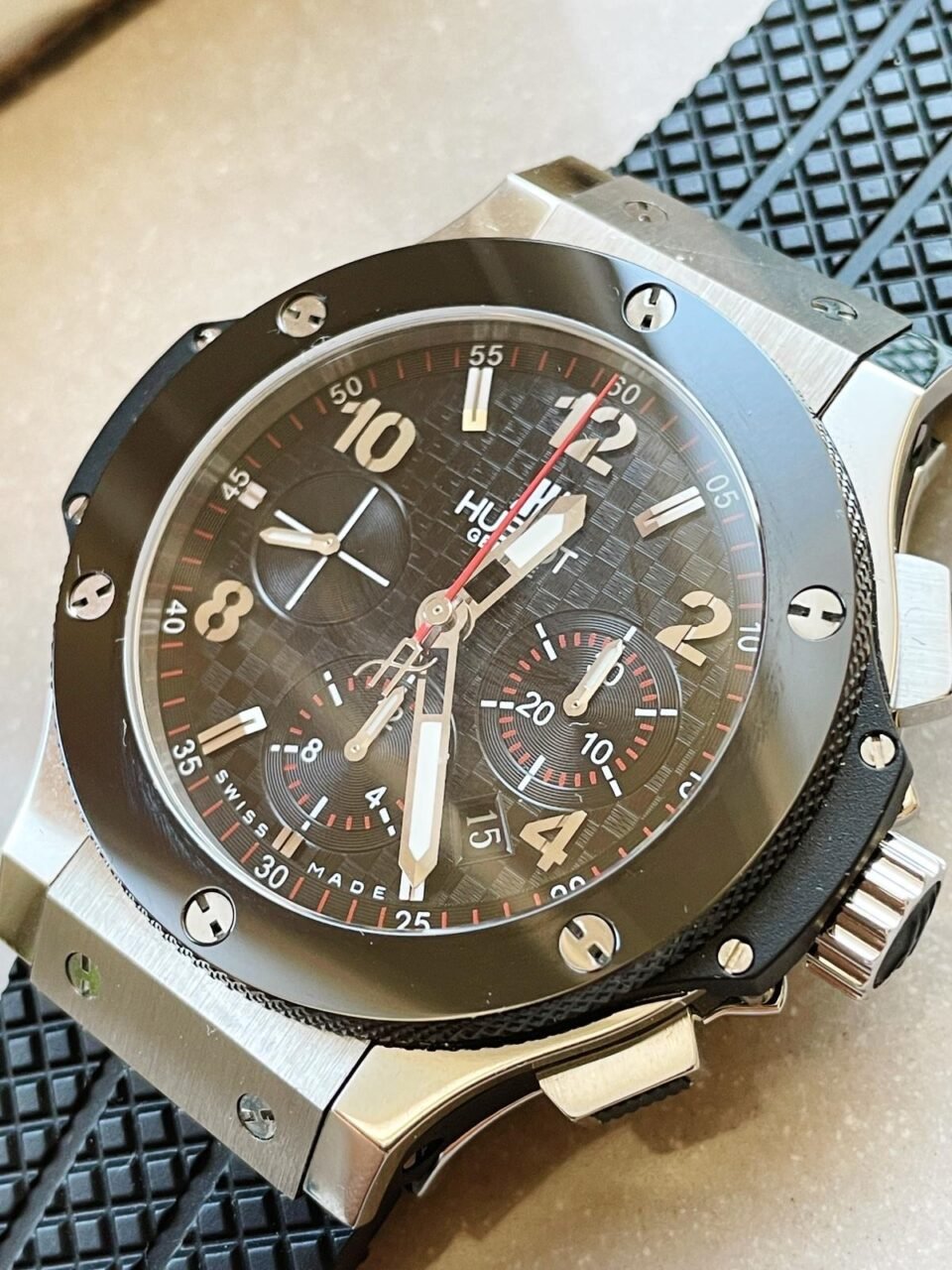 Big Bang 44mm Steel Ceramic Black CF Dial on Black Gummy Strap - Image 7