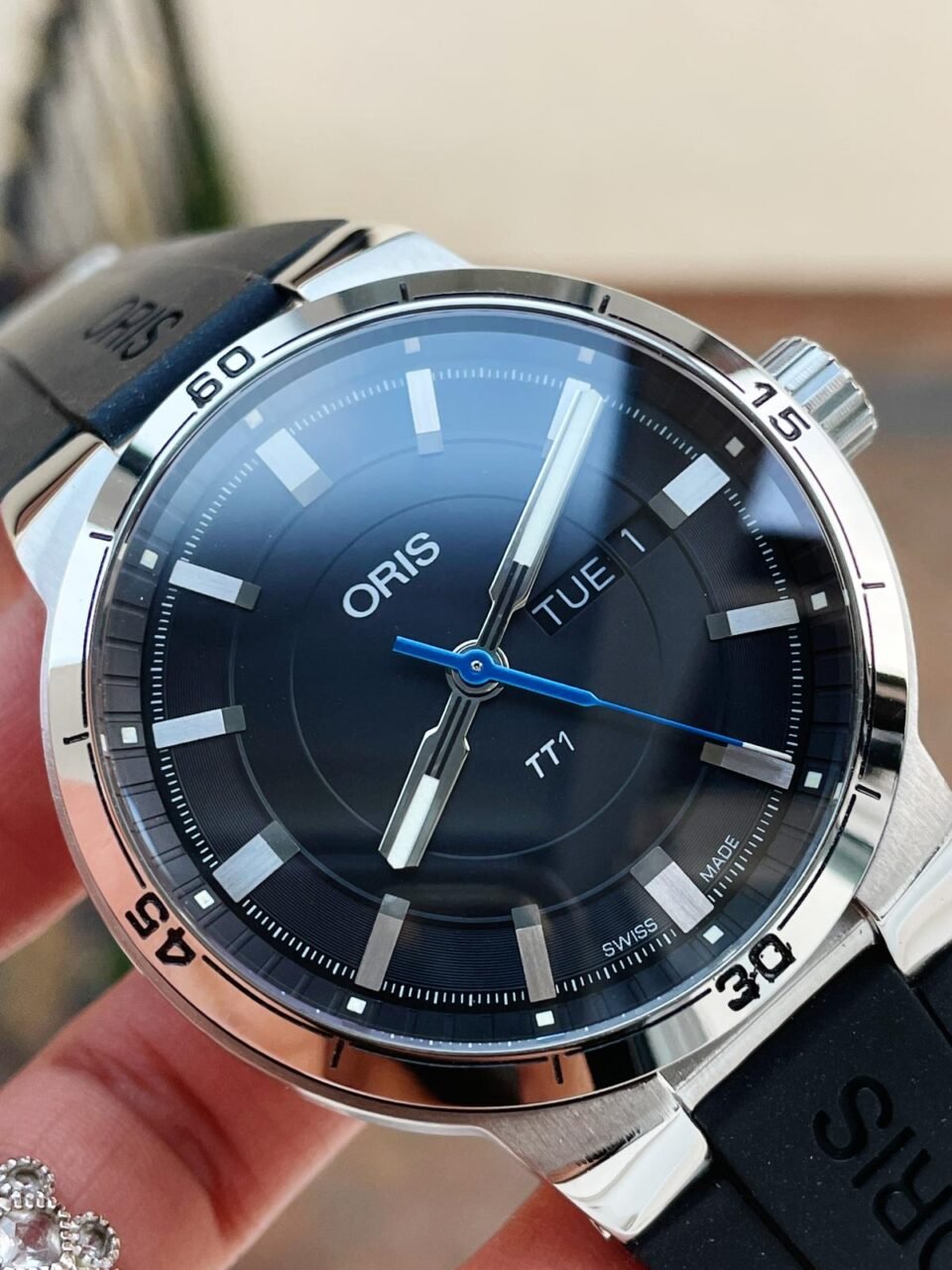 TT1 DAY DATE 42.00 MM 1:1 SS Black dial Rubber strap OG factory oris - Image 7
