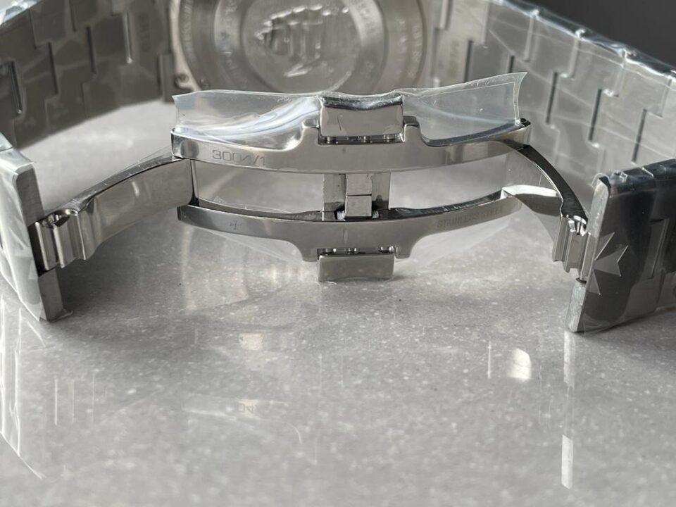 Overseas 47040 SS PPF 1:1 Best Edition White dial on SS Bracelet A1226 - Image 14