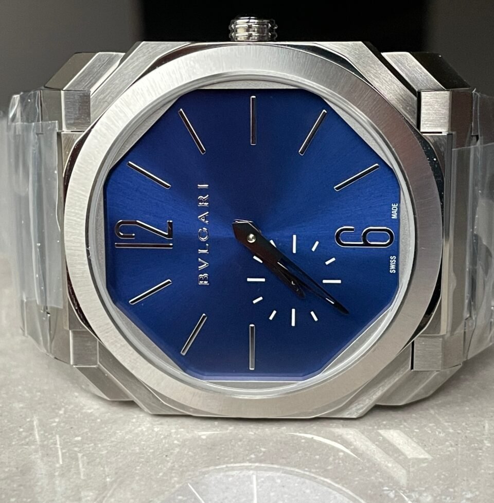Octo Finissimo 40 mm BVF Blue dial on 316L stainless steel strap 2824 - Image 3
