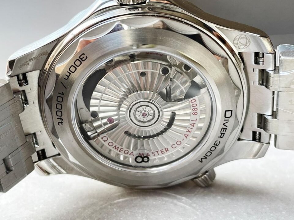2018 Seamaster Diver 300M SS VSF 1:1 Best Edition Bezel BLACK Dial on SS Bracelet A2824 decorated to CAL.8800 - Image 9