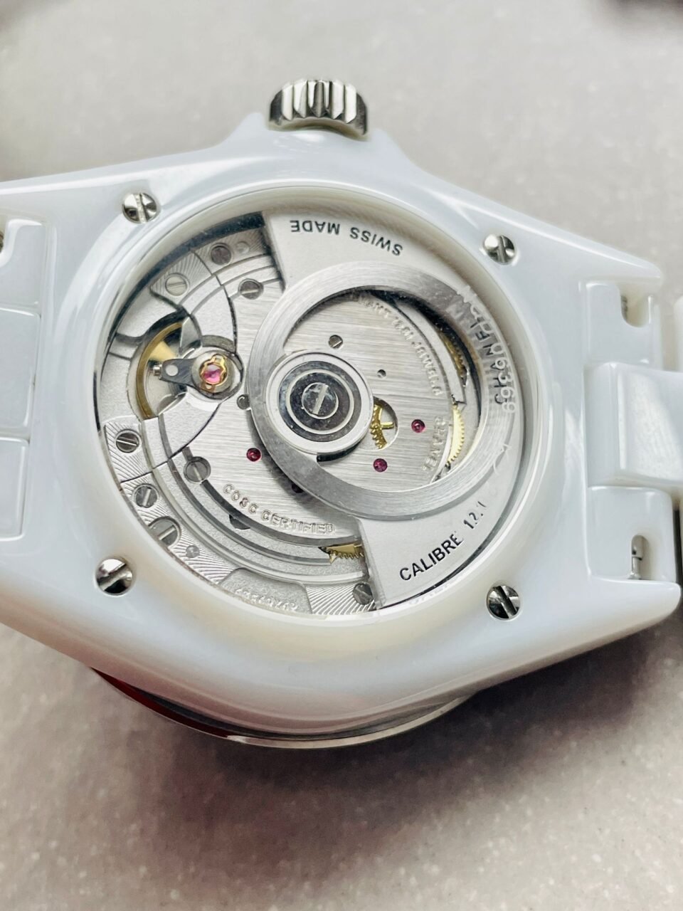 J12 38mm 1:1 Best Edition White Ceramic Dial White Strap on Holding Bracelet - Image 12