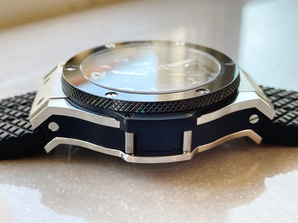 Big Bang 44mm Steel Ceramic Black CF Dial on Black Gummy Strap - Image 9