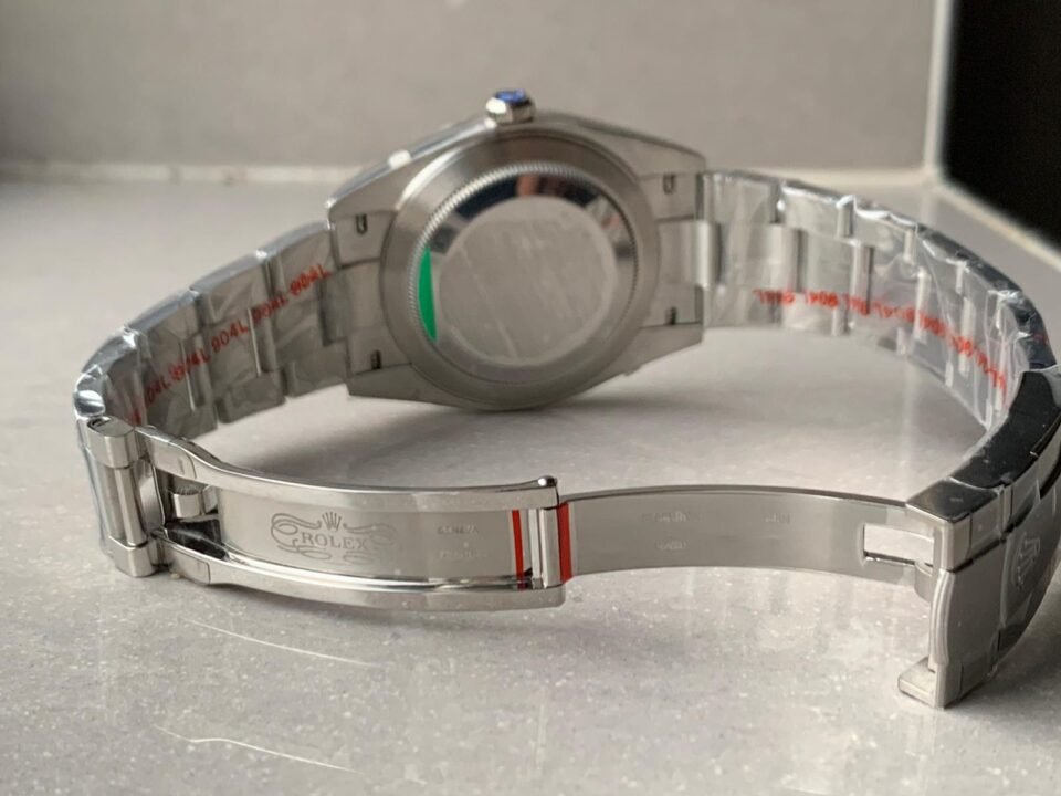 OYSTER PERPETUAL EW FACTORY SILVER DIAL 41MM Asian 3230 automatic movement - Image 4