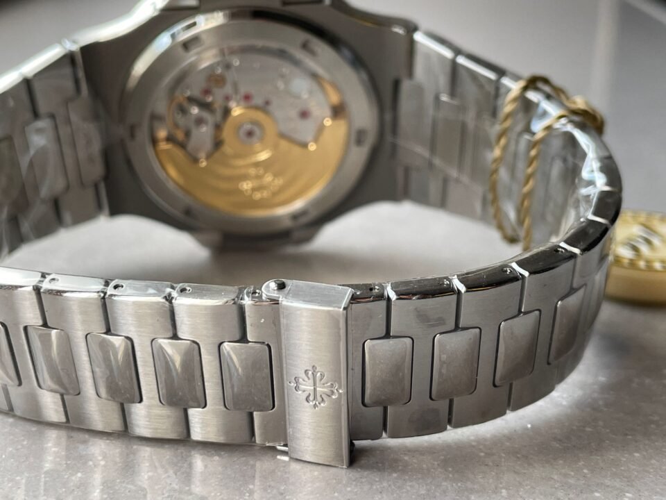 Nautilus 5711/1A PPF 1:1 Best Edition Green Textured Dial T Diamonds Bezel on SS Bracelet 324CS V4 - Image 17