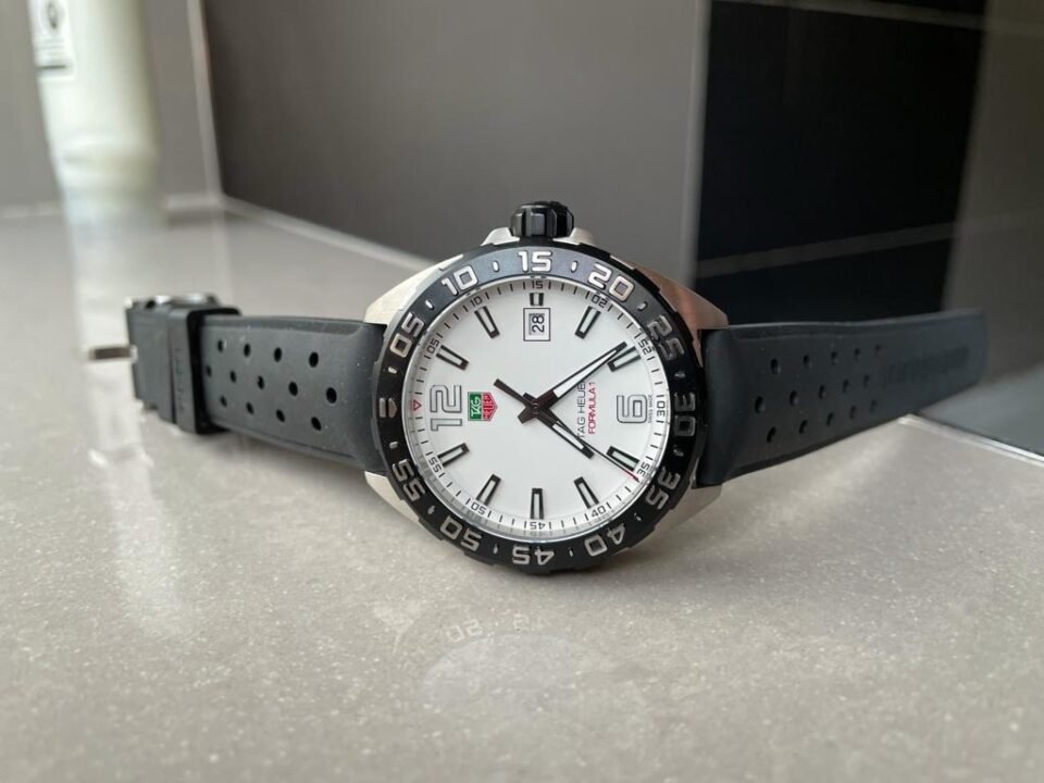 TAG HEUER FORMULA 1  White dial Rubber Strap Swiss Rhonda quart - Image 2