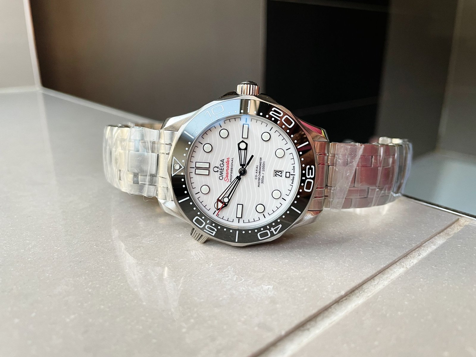 Seamaster Diver 300M SS VSF 1:1 Best Edition Black Bezel White Dial on SS Bracelet A8800 - Image 9