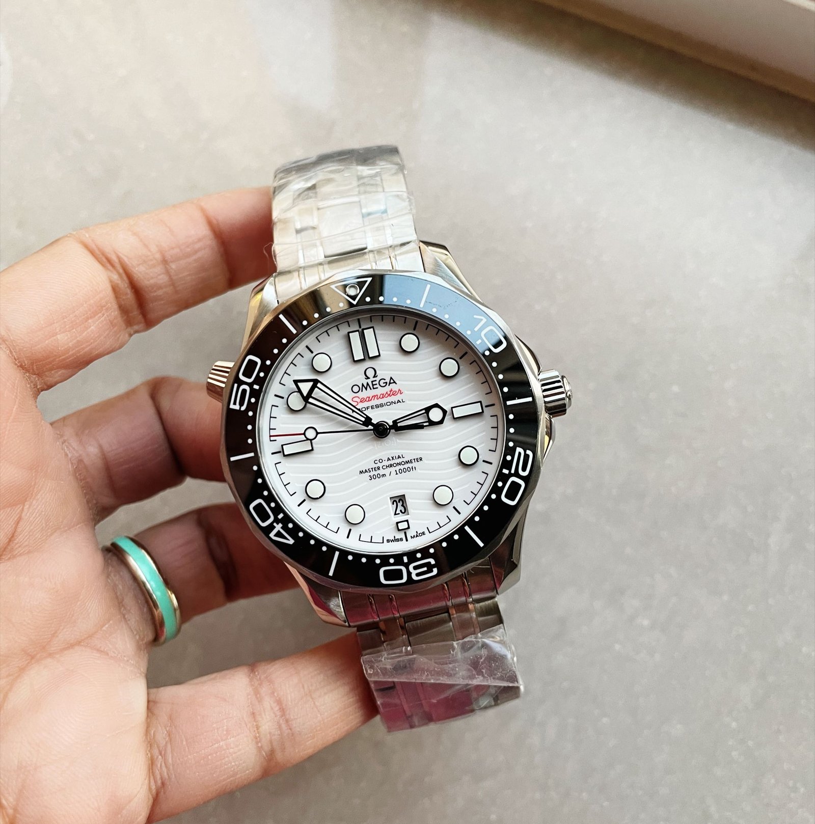 Seamaster Diver 300M SS VSF 1:1 Best Edition Black Bezel White Dial on SS Bracelet A8800 - Image 4