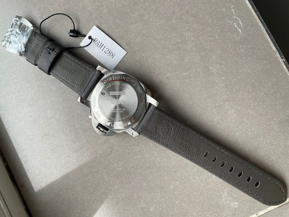 Panerai PAM974 Luminor Submersible Rose Gold VSF 1:1 Best on Black Rubber Strap AXXXIV - Image 9