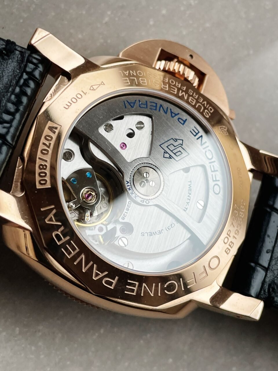 Panerai PAM974 Luminor Submersible Rose Gold VSF 1:1 Best on Black Rubber Strap AXXXIV - Image 12