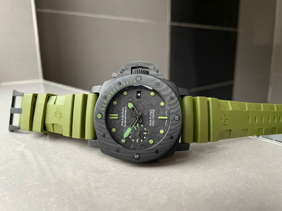 PAM961 Carbotech VSF Best Edition Carbon Dial on Green Rubber Strap P.9010 - Image 4