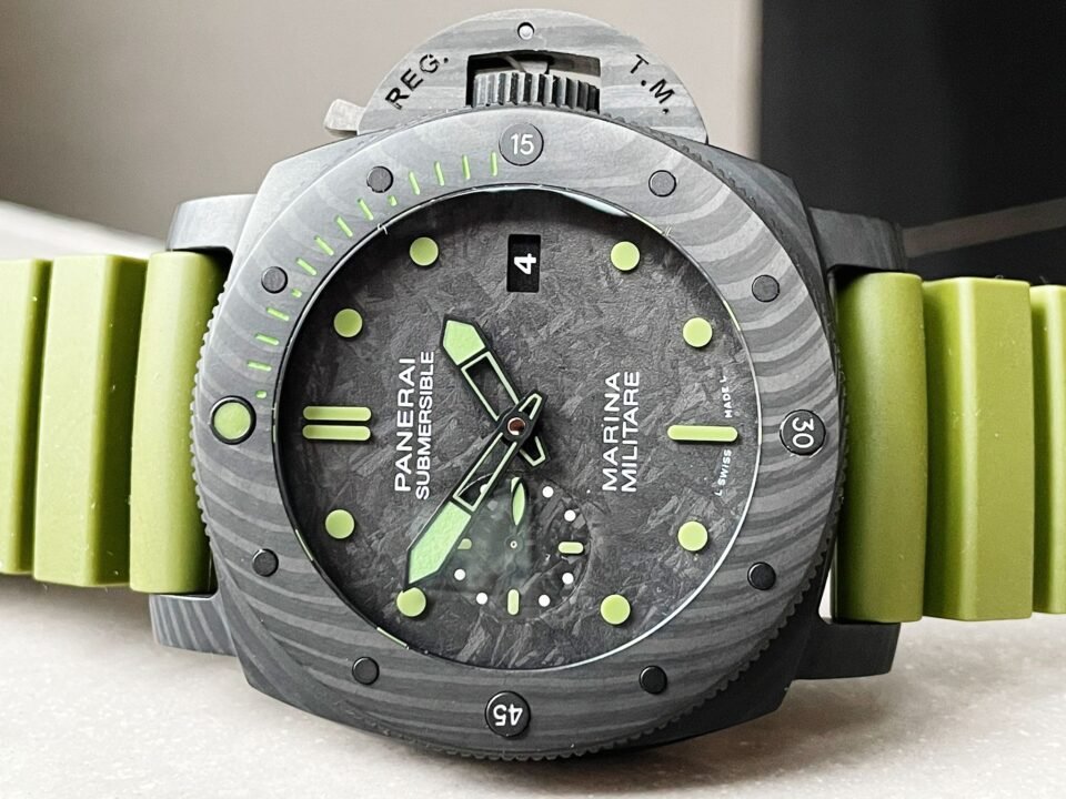 PAM961 Carbotech VSF Best Edition Carbon Dial on Green Rubber Strap P.9010 - Image 6
