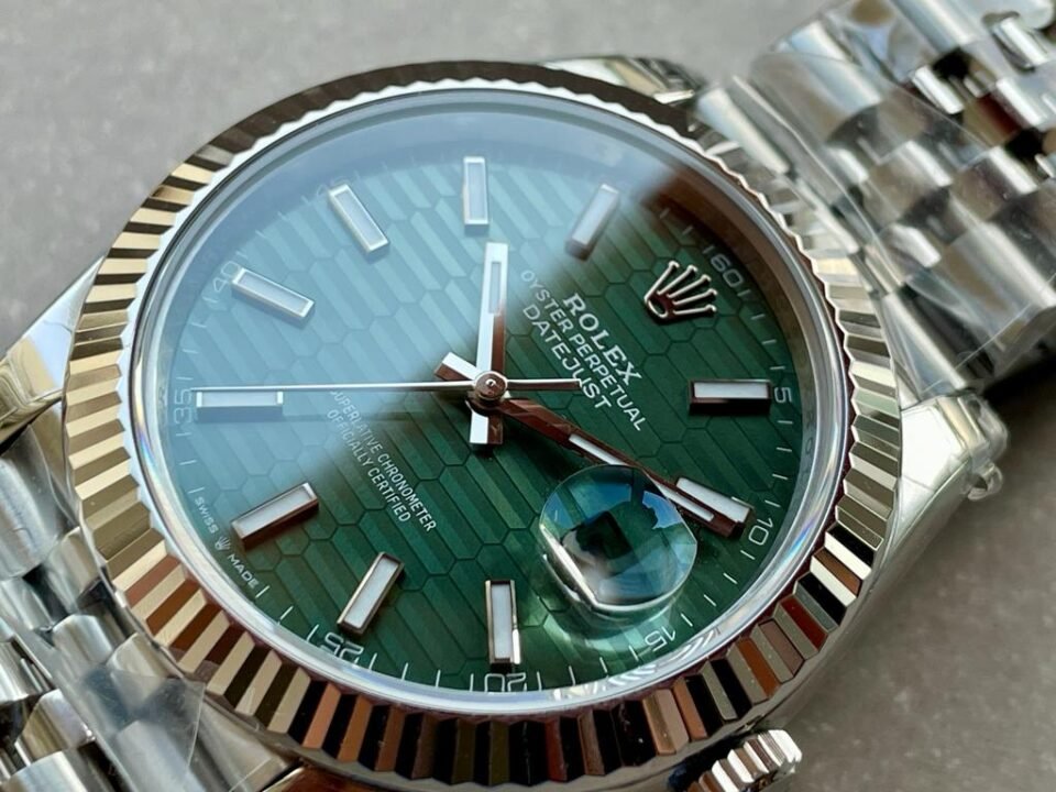 Datejust 41mm 126334 904L SS Fluted Bezel Patterned Green MOTIF Dial on SS Jubilee Bracelet VSF VS3235 Reference R2DJ0190 - Image 7