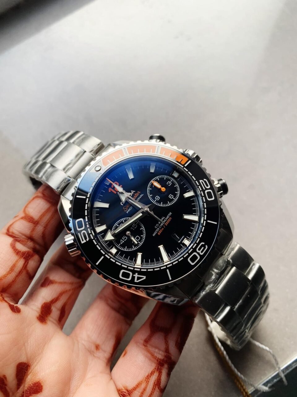 Planet Ocean SeaMaster Chronometer OMF SS Black/Orange Polished Bezel Black Dial on SS Bracelet A9900 (Black Balance Wheel) - Image 4