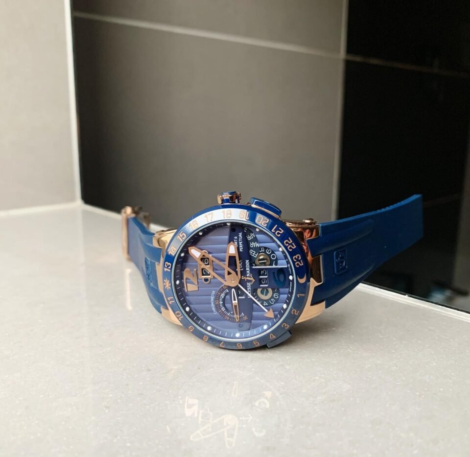 Executive Toro RG TWA 1:1 Best Edition Blue Dial on Blue Rubber Strap Asian UN-32 - Image 4