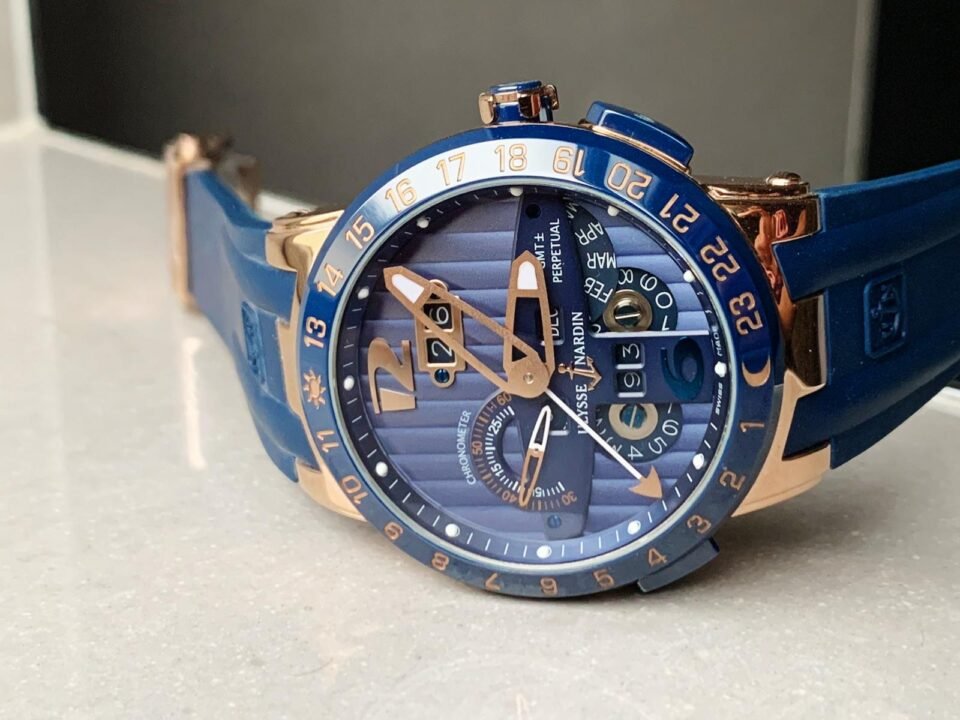 Executive Toro RG TWA 1:1 Best Edition Blue Dial on Blue Rubber Strap Asian UN-32