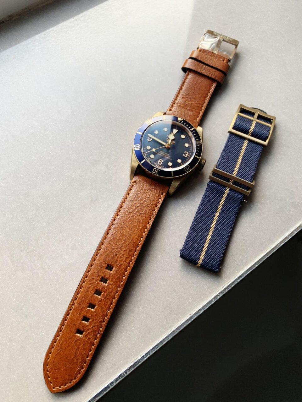 Heritage Black Bay Bronze Blue XF 1:1 Best Edition on Aged Brown Leather Strap A2824 V3 (Free Nato Strap) - Image 6