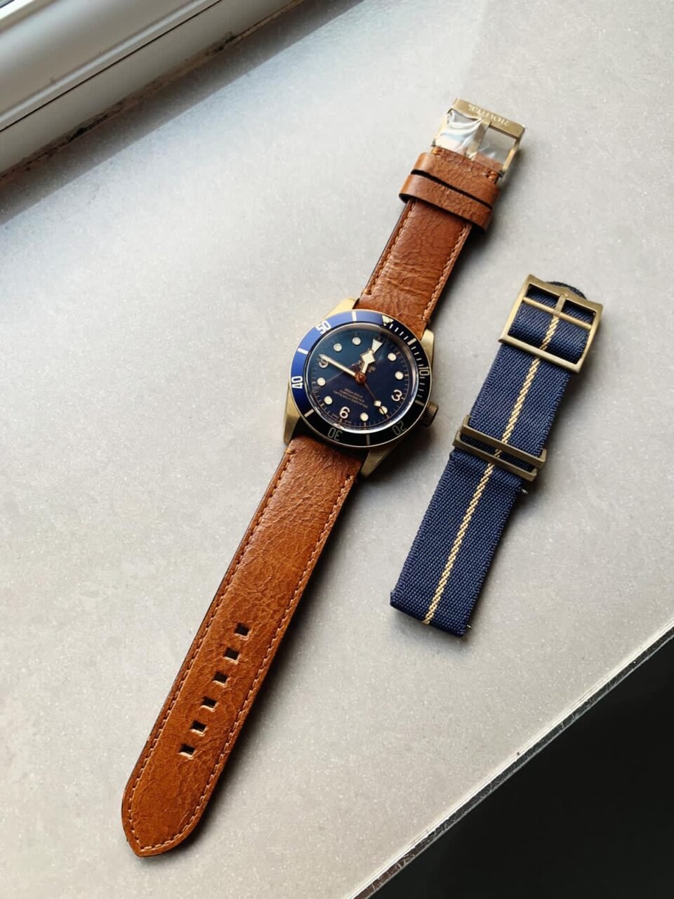 Heritage Black Bay Bronze Blue XF 1:1 Best Edition on Aged Brown Leather Strap A2824 V3 (Free Nato Strap) - Image 10