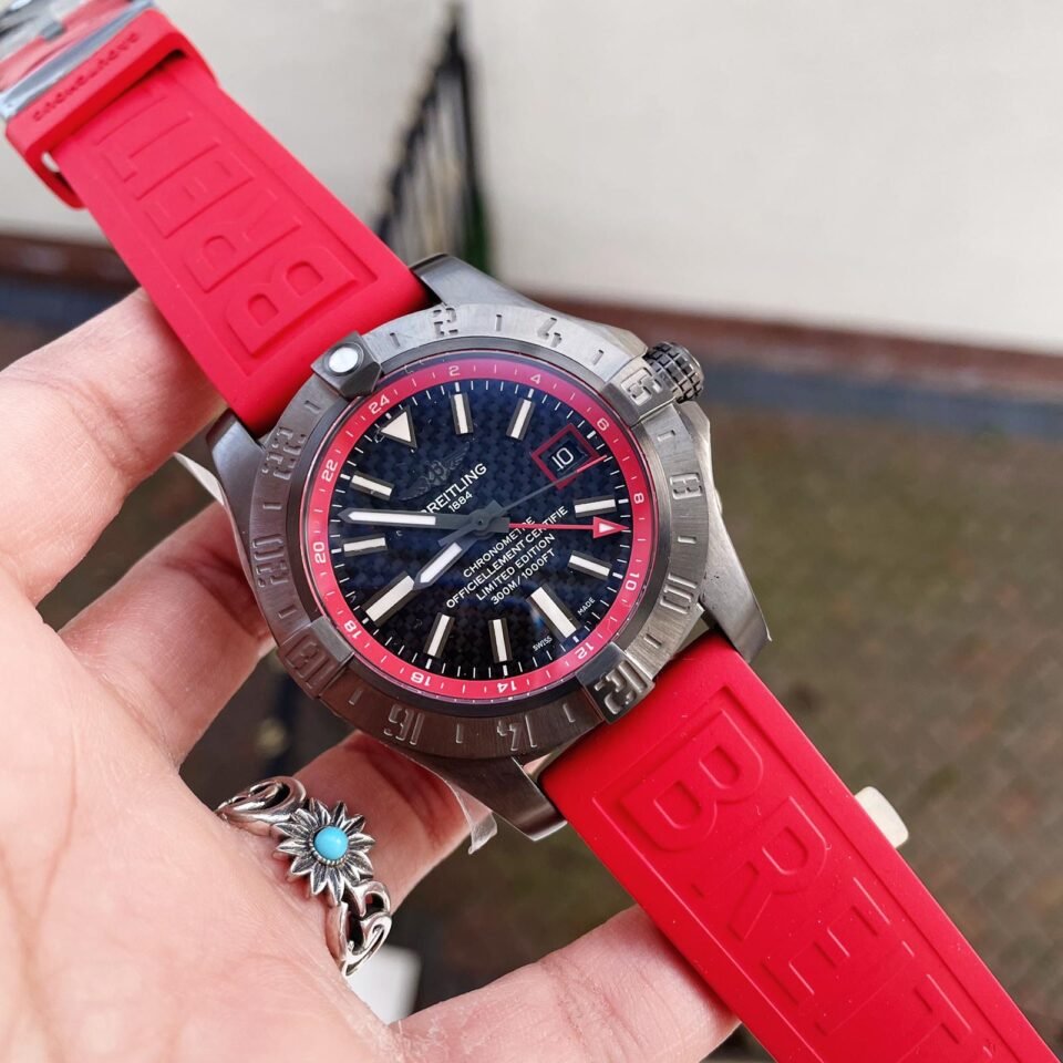 Avenger GMT SS GF 1:1 Best Edition Black Dial Stick Markers on RED rubber Strap A2836 V2 limited edition