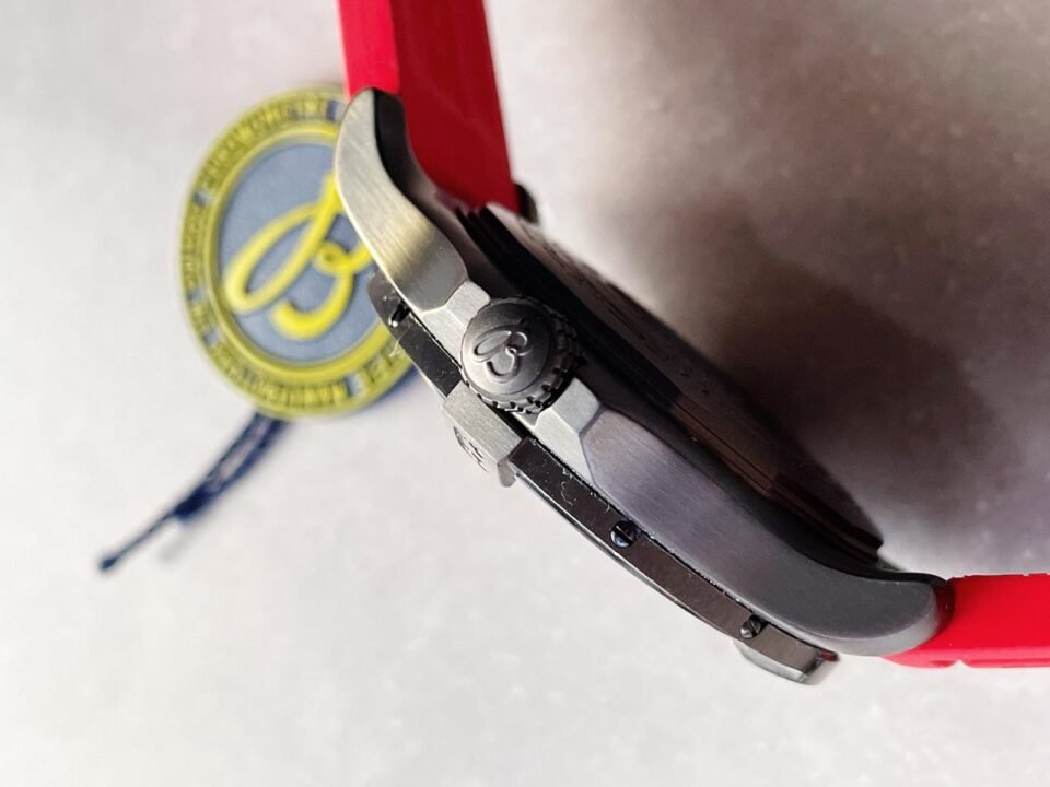 Avenger GMT SS GF 1:1 Best Edition Black Dial Stick Markers on RED rubber Strap A2836 V2 limited edition - Image 7