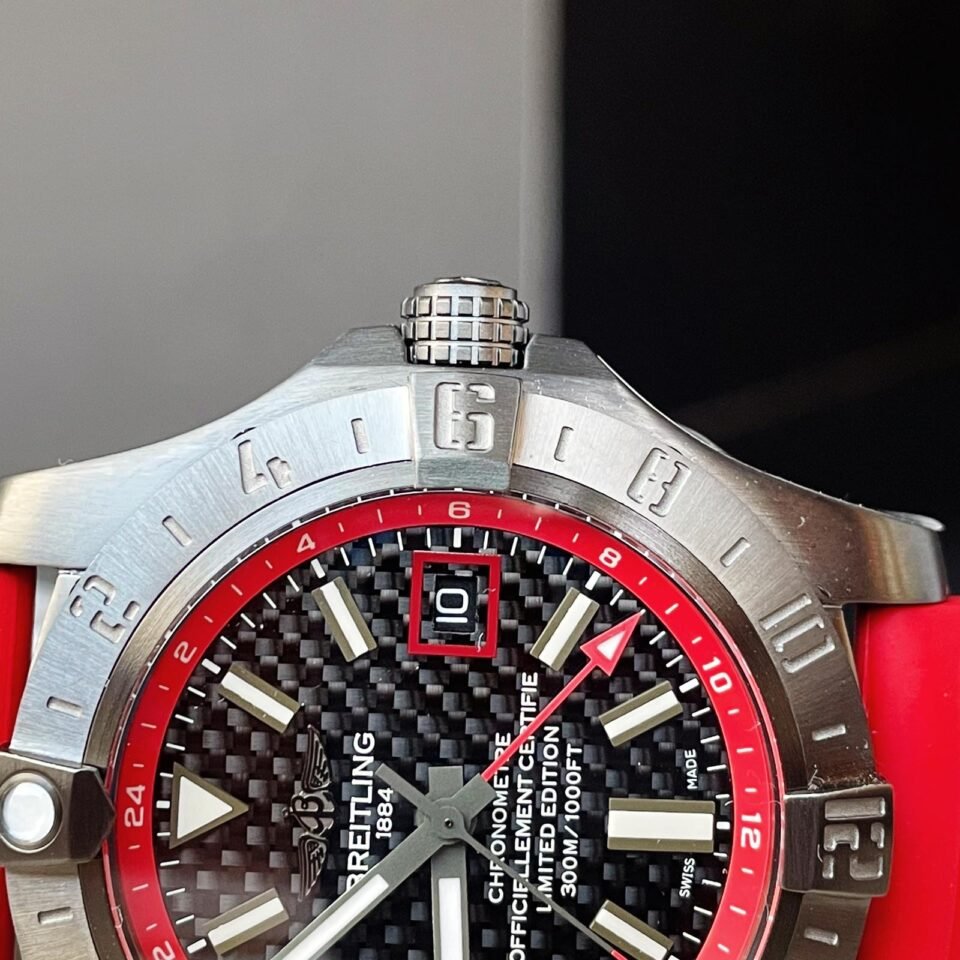Avenger GMT SS GF 1:1 Best Edition Black Dial Stick Markers on RED rubber Strap A2836 V2 limited edition - Image 6